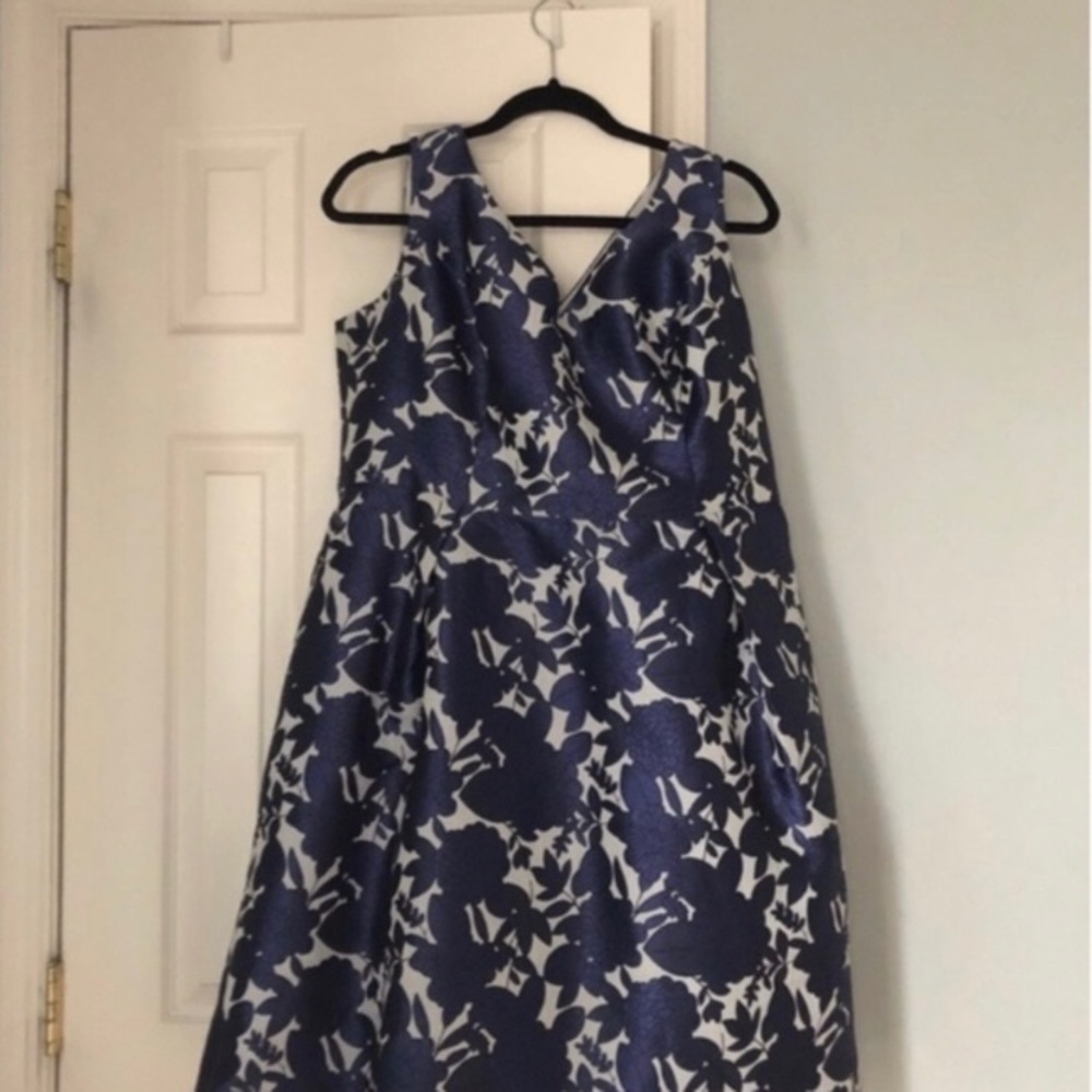 NWT Jacquard Floral Dress - Picture 2 of 5